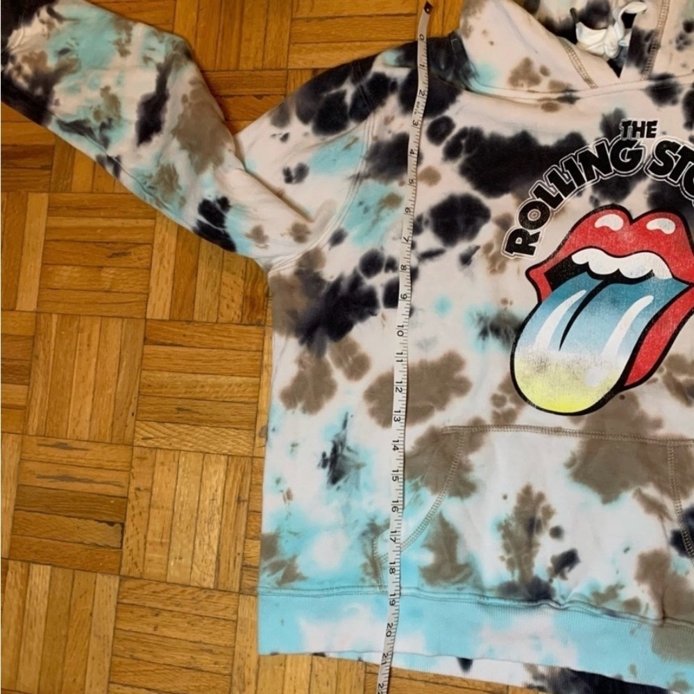 BUNDLE : 3 Graphic Hoodies | Rolling Stones ~ Bass Pro ~ Cabelas | Woman’s Large - Picture 4 of 12